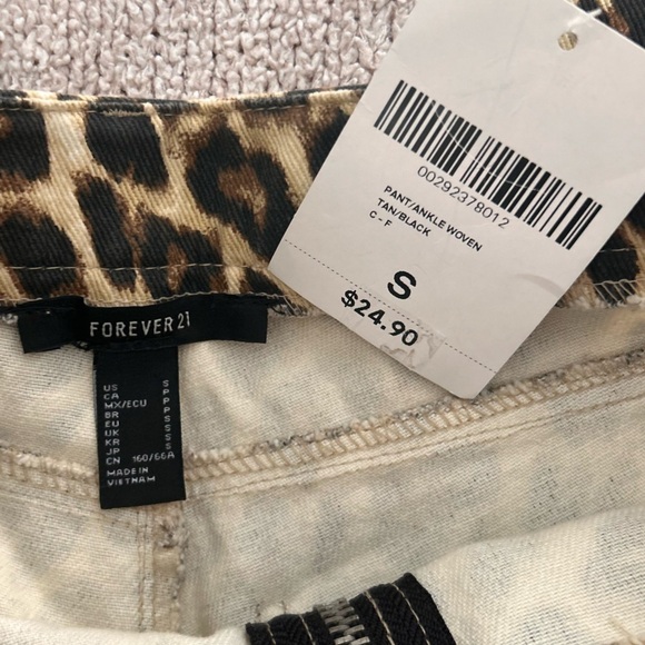 Forever 21 animal print zipper front straight leg jeans NWT - Picture 5 of 5